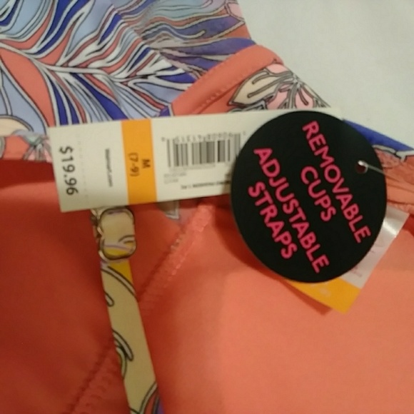 Swimsuit - Picture 3 of 4